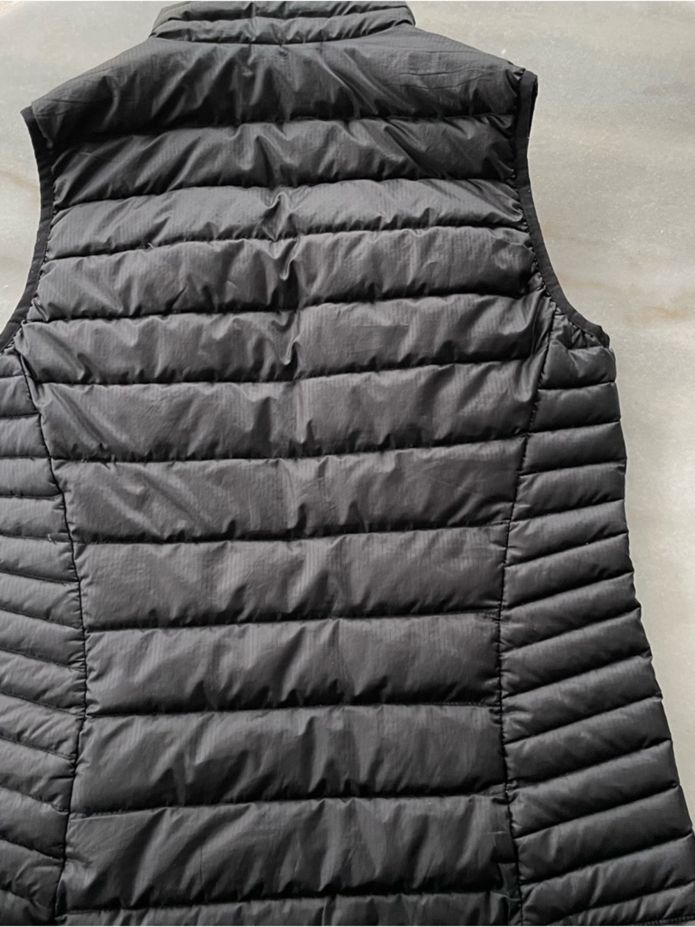 Patagonia Women's Black Down Puffer Vest size XS - Picture 3 of 4